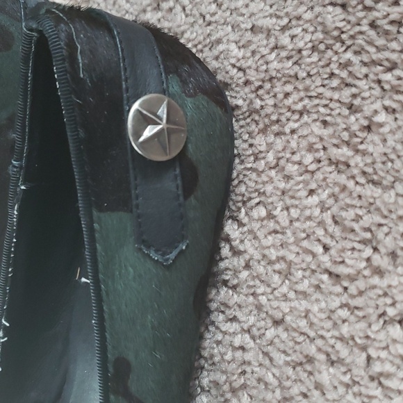 Very Volatile Ponyhair Camo ballet flats 6.5 - Picture 2 of 4